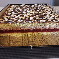 Straciatella z masą truskawkową