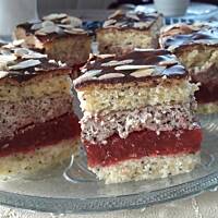 Straciatella z masą truskawkową