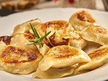 Fot. Wkn, Pierogi z kiszoną duszoną kapustą
