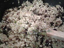 Fot. aggusia35, Kasza z porem, wędzoną śliwką i nutą cytrynową 