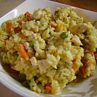 Ryż z kurczakiem, marchewką i groszkiem 