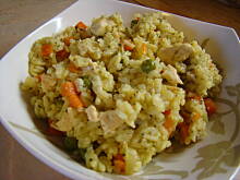 Fot. Wróbelek, Ryż z kurczakiem, marchewką i groszkiem 