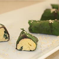 Roladki z masą jajeczną - w liściach botwiny