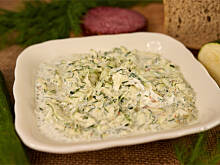 Fot. Wkn, Mizeria z cukinii a'la tzatziki