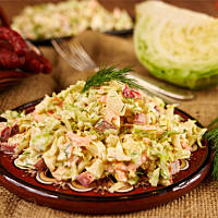 Surówka z młodej kapusty