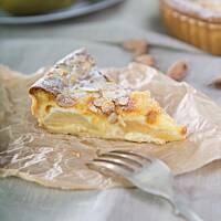 Tarta migdałowa z gruszkami