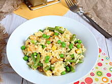 Fot. Mloda, Kolorowe risotto z kurczakiem i warzywami