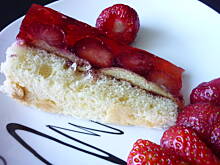 Fot. pralina, Ciacho z truskawkami w galaretce - łatwe i szybkie!