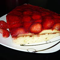 Ciacho z truskawkami w galaretce - łatwe i szybkie!