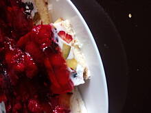 Fot. onlyred, Ciasto pełne owoców