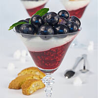 Deser wiśniowy z pianką jogurtową