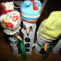 Mikołaje i bałwanki z drewna