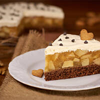 Jabłecznik na orzechowym spodzie