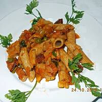 Makaron razowy  z mrożonymi warzywami 