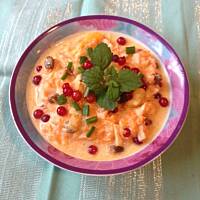 Surówka marchewkowa z owocami