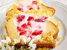 Fot. izaa_a, ucierane ciasto z serkiem i truskawkami…