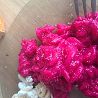 Makaron z pastą z buraka i ricotty