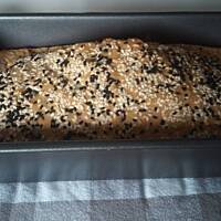 Ekspresowy "chlebek" pszenno- żytni z czarnuszką i sezamem