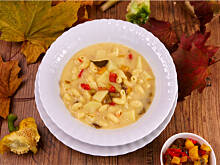 Fot. Wkn, Zupa z pieczonej papryki i topionych serków