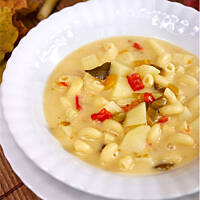 Zupa z pieczonej papryki i topionych serków