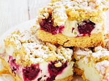 Fot. izaa_a, kruche ciasto z jeżynami i budyniową pianką…