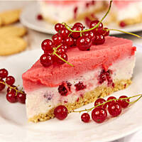 Sernik z porzeczkową pianką