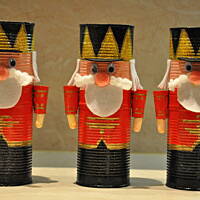 Ołowiane żołnierzyki z puszek  