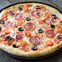 Pizza na cienkim cieście!! :) PYSZNA :)