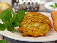 Fot. Wkn, Placki ziemniaczane z miętą