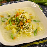 Zupa groszkowa zabielana - jak u babci na wsi