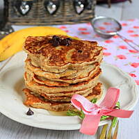 Bananowe pancakes z chia i czekoladą