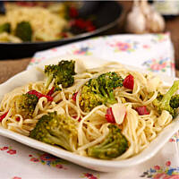 Makaron z brokułami