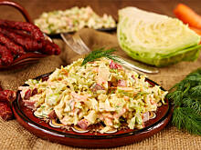 Fot. Wkn, Surówka z młodej kapusty