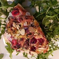 Tarta gruszkowo-żurawinowa na gryczanym spodzie