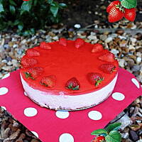 Sernik truskawkowy na zimno