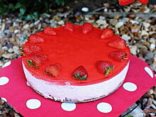 Fot. Mloda, Sernik truskawkowy na zimno