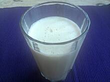 Fot. slodkokwasnakuchnia, koktajl mleczno-chałwowy