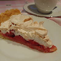 Tarta truskawkowa z bezą 