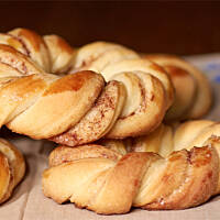 Obwarzanki cynamonowe