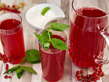 Fot. Wkn, Kompot porzeczkowy z wanilią