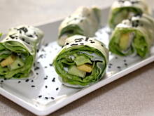 Fot. Kobi1704, Rollsy wegetariańskie z jogurtowym dressingiem z ziołami