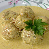 Pulpety w żółtym sosie