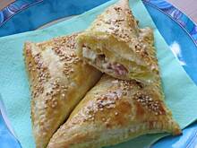 Fot. kisiela, Pyszne trojkaty z ciasta francuskiego z nadzieniem