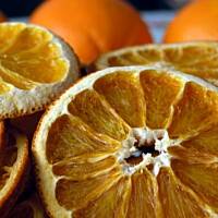 Suszone plasterki pomarańczy