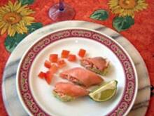 Fot. kolalski, roladki z wedzonego lososia