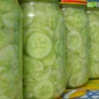 Ogórki z czosnkiem - sałatka na zimę