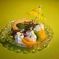 Deser lodowy z bitą śmietaną