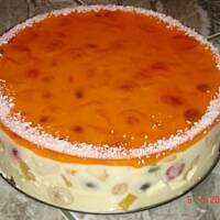 Przepyszny kolorowy tort owocowo-galaretkowy