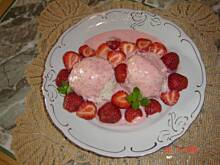 Fot. irena sikora, Ryż ze śmietaną i truskawkami