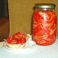 Sałatka z papryki i cebuli